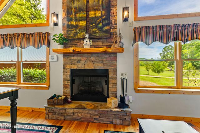 64 Canoe Bend, Murphy, NC 28906