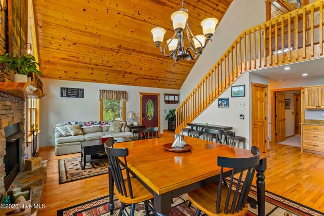 64 Canoe Bend, Murphy, NC 28906