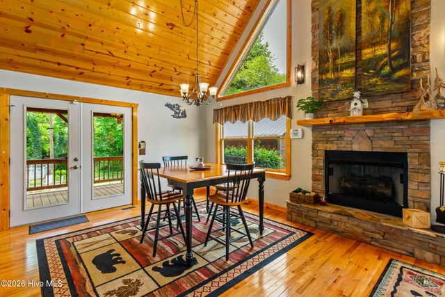 64 Canoe Bend, Murphy, NC 28906