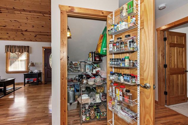 64 Canoe Bend, Murphy, NC 28906