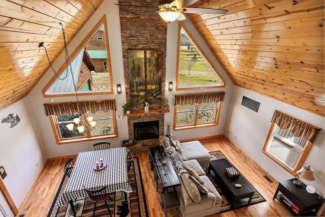 64 Canoe Bend, Murphy, NC 28906