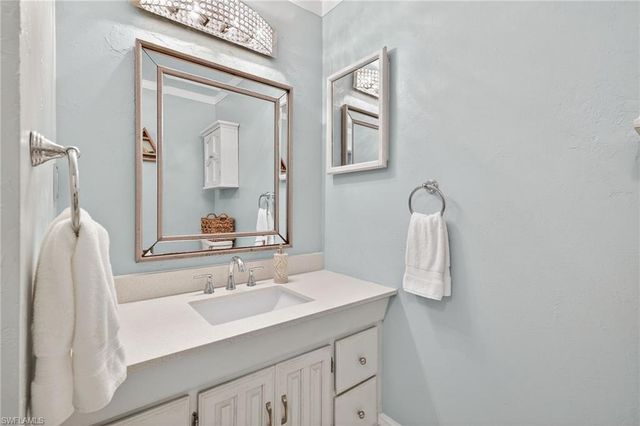 4633 Siesta CIR, Fort Myers, FL 33901