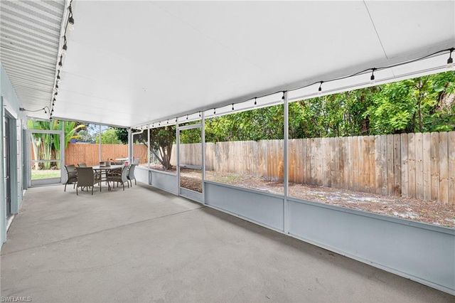 4633 Siesta CIR, Fort Myers, FL 33901