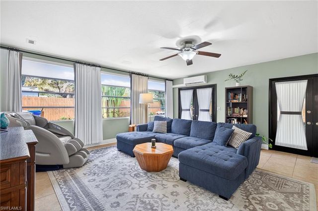 4633 Siesta CIR, Fort Myers, FL 33901