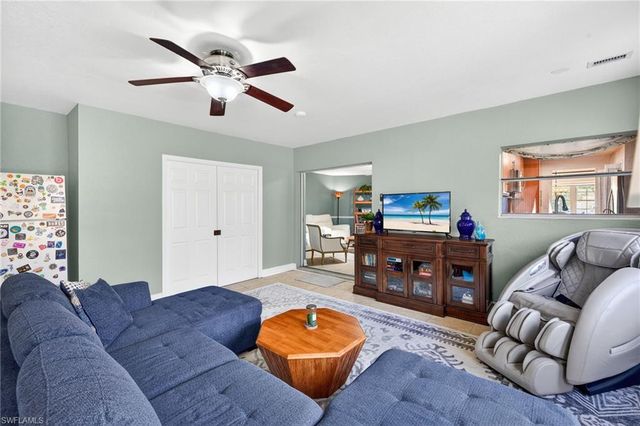 4633 Siesta CIR, Fort Myers, FL 33901