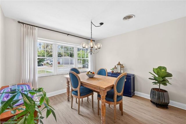 4633 Siesta CIR, Fort Myers, FL 33901