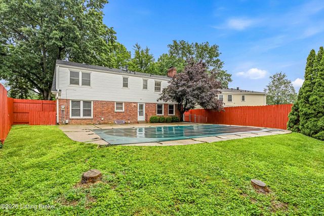 1804 Crossgate Ln, Louisville, KY 40222
