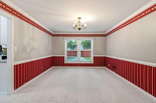 1804 Crossgate Ln, Louisville, KY 40222