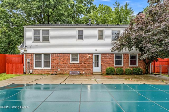 1804 Crossgate Ln, Louisville, KY 40222