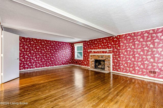 1804 Crossgate Ln, Louisville, KY 40222