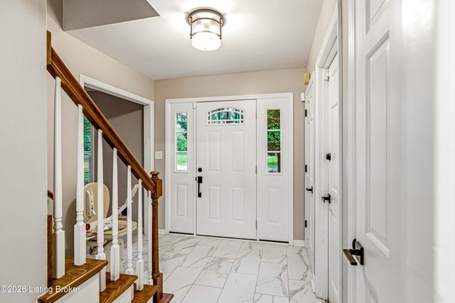 1804 Crossgate Ln, Louisville, KY 40222