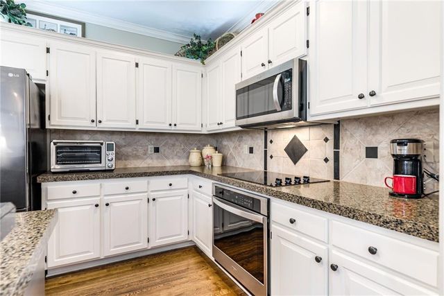 12715 Grant Street, Overland Park, KS 66213