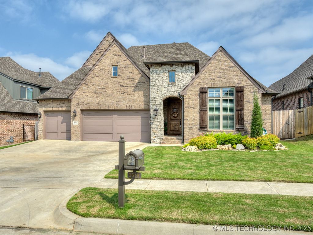 1615 W 115th Place, Jenks, OK 74037