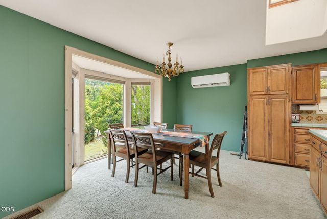 2076 Jasmine Avenue, Medford, OR 97501