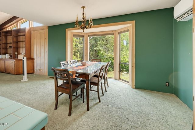 2076 Jasmine Avenue, Medford, OR 97501