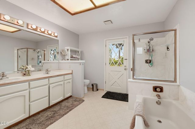 2076 Jasmine Avenue, Medford, OR 97501