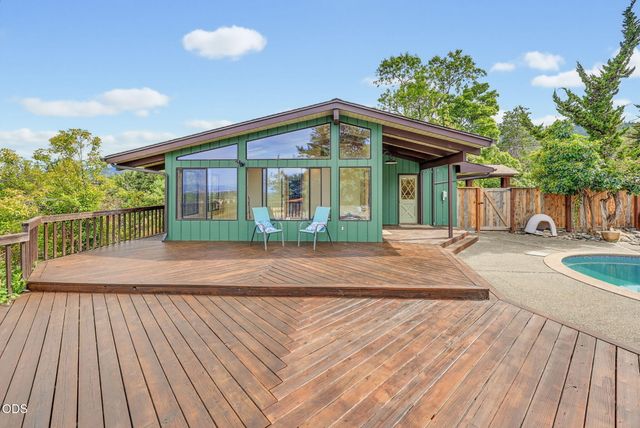 2076 Jasmine Avenue, Medford, OR 97501