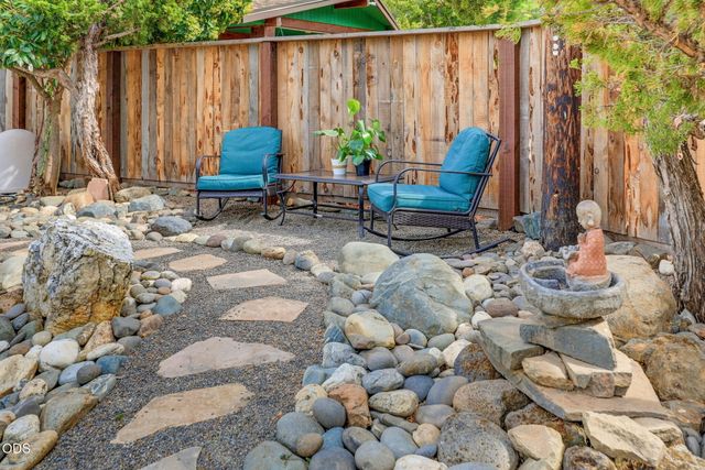2076 Jasmine Avenue, Medford, OR 97501