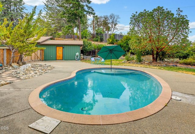 2076 Jasmine Avenue, Medford, OR 97501