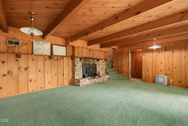 2076 Jasmine Avenue, Medford, OR 97501