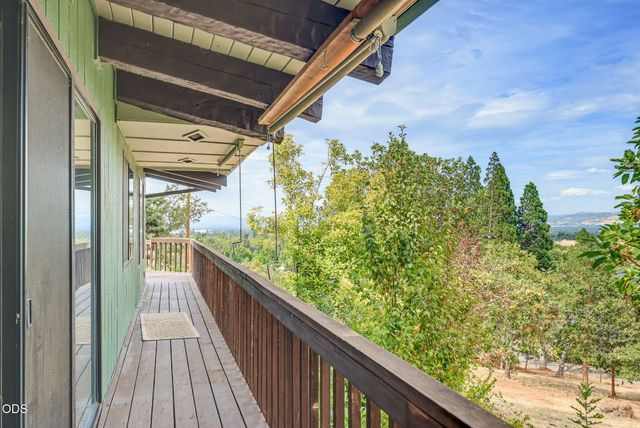 2076 Jasmine Avenue, Medford, OR 97501