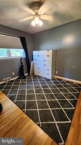 228 MARKET PL, Glassboro, NJ 08028