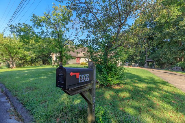 809 Brookhollow Lane, Chattanooga, TN 37421