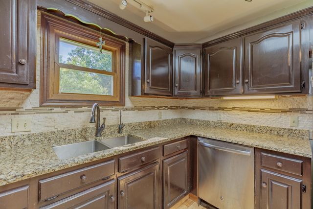 809 Brookhollow Lane, Chattanooga, TN 37421