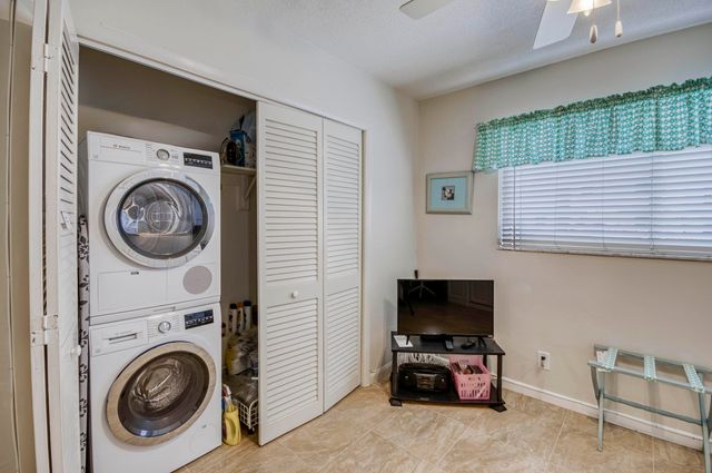 11 Westwood Avenue 103a, Tequesta, FL 33469
