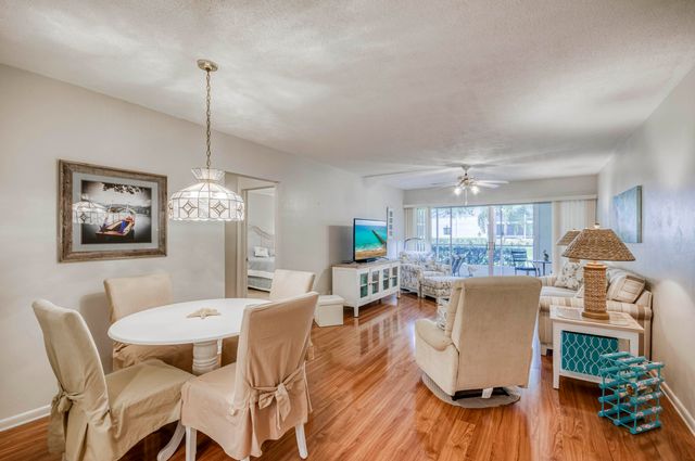 11 Westwood Avenue 103a, Tequesta, FL 33469