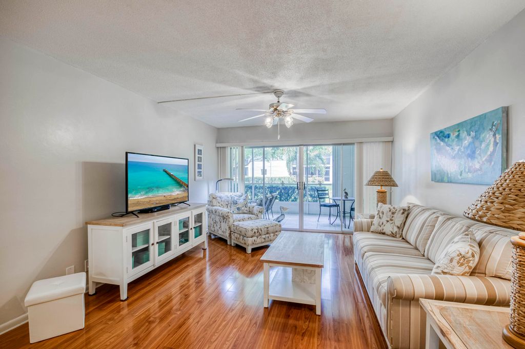 11 Westwood Avenue 103a, Tequesta, FL 33469