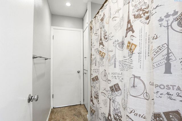 205 S 50th Avenue, Yakima, WA 98908