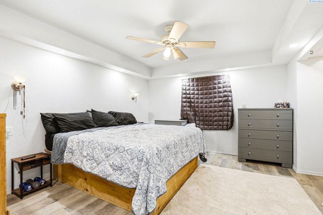 205 S 50th Avenue, Yakima, WA 98908