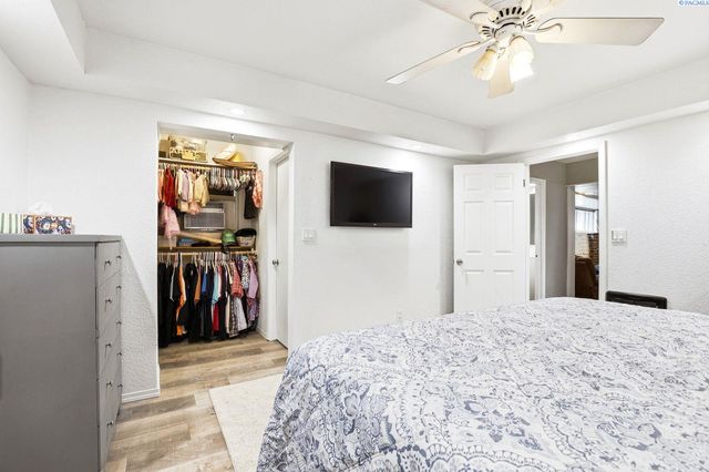 205 S 50th Avenue, Yakima, WA 98908