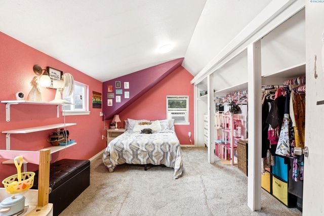 205 S 50th Avenue, Yakima, WA 98908