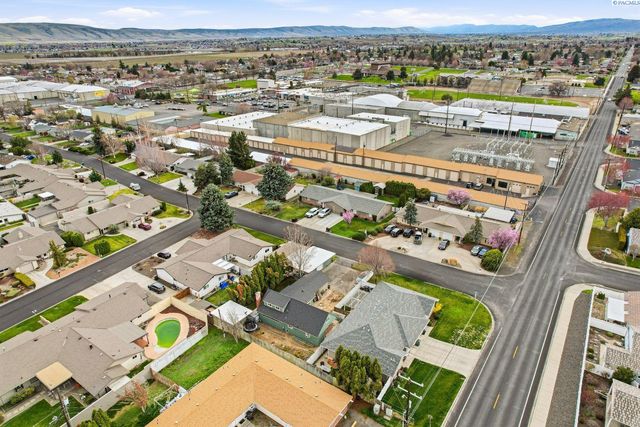 205 S 50th Avenue, Yakima, WA 98908
