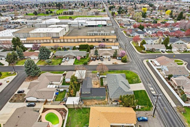 205 S 50th Avenue, Yakima, WA 98908