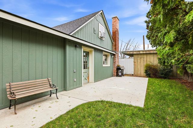 205 S 50th Avenue, Yakima, WA 98908