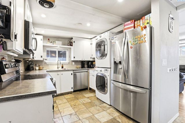 205 S 50th Avenue, Yakima, WA 98908