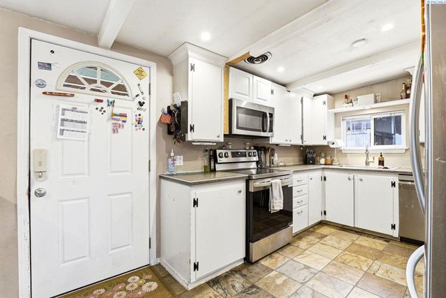 205 S 50th Avenue, Yakima, WA 98908