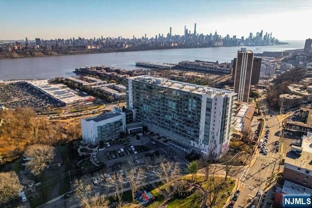 320 Adolphus Avenue 404, Cliffside Park, NJ 07010