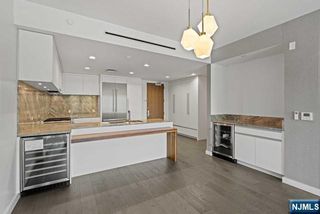 320 Adolphus Avenue 404, Cliffside Park, NJ 07010