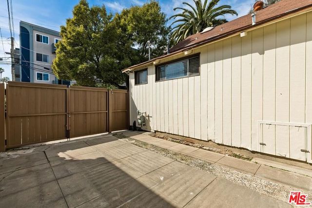 1921 6th Street, Santa Monica, CA 90405