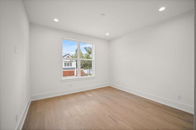 806 Milwaukee Street, Houston, TX 77009