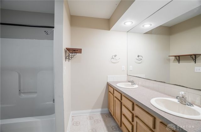 414 S High Street, Yellow Springs Vlg, OH 45387