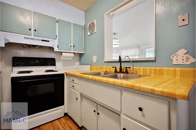 985 Seven Oaks Road, Jesup, GA 31546