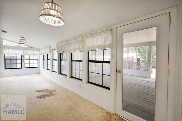 985 Seven Oaks Road, Jesup, GA 31546