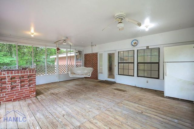 985 Seven Oaks Road, Jesup, GA 31546