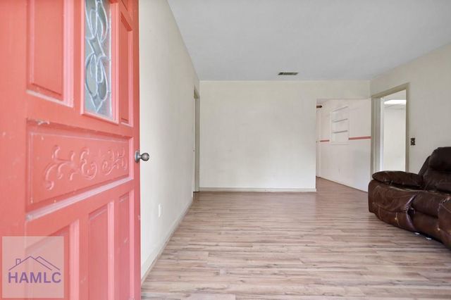 985 Seven Oaks Road, Jesup, GA 31546