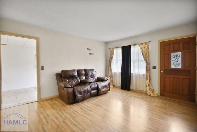 985 Seven Oaks Road, Jesup, GA 31546